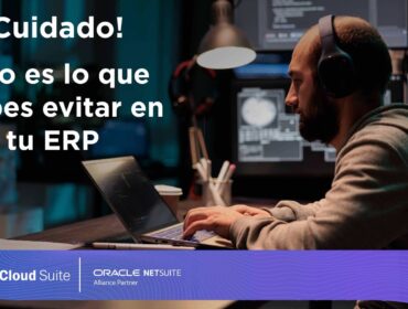 Persona-en-el-computador-haciendo-annalisis-1