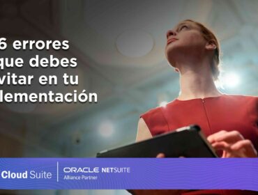 mujer revisando plan de implementacio